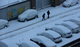 河北多地降雪一夜返冬